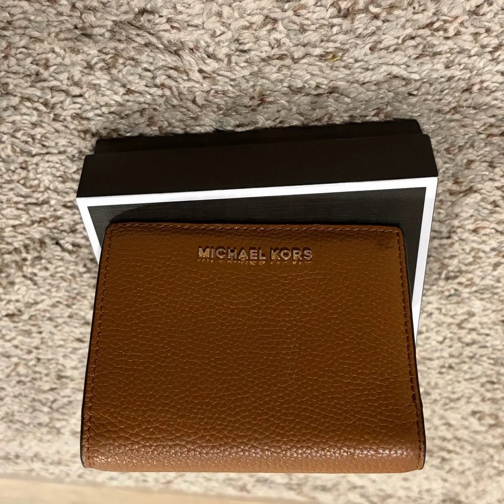 Michael Kors Tan Leather Card Holder - Picture 4 of 4